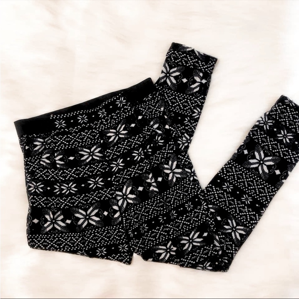 Black and white festive Christmas tribal pattern lounge pants joggers (size s)